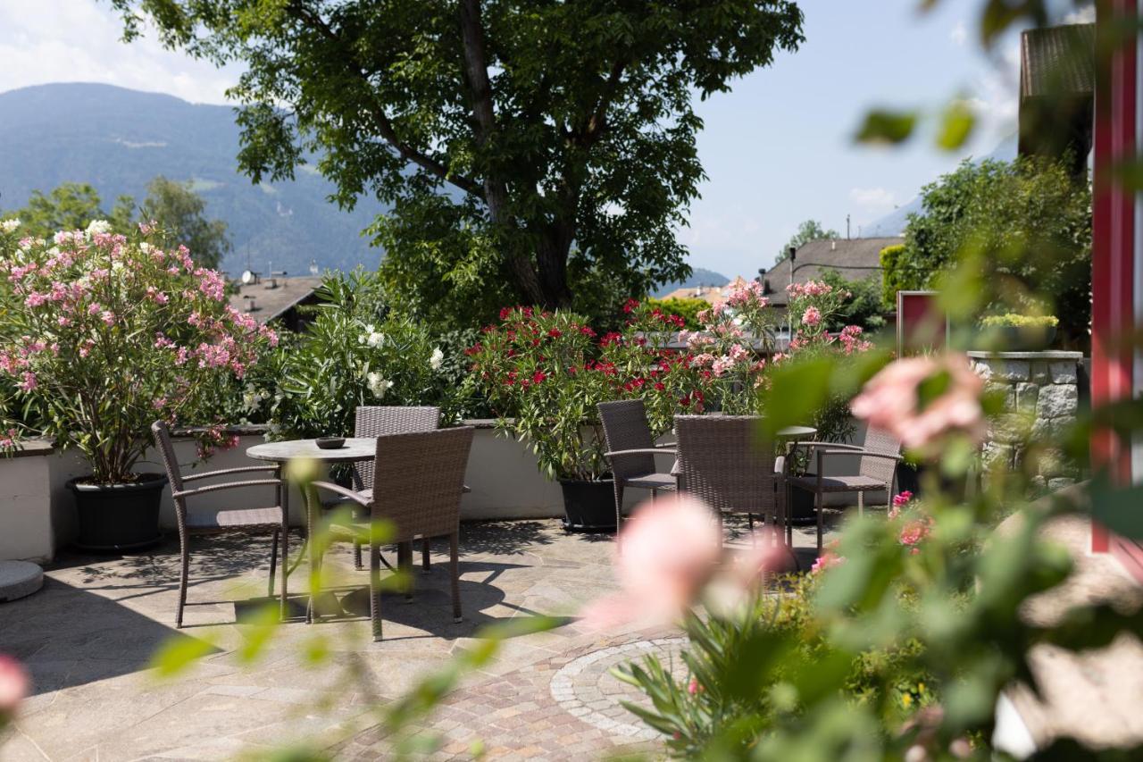 Hotel Garni Juval à Tirolo Extérieur photo